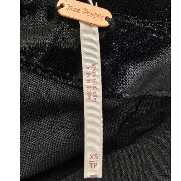 FREE PEOPLE CHELSEY BLACK VELOUR MINI DRESS SIZE XS - TIMELESS ELEGANCE! - Picture 7 of 14